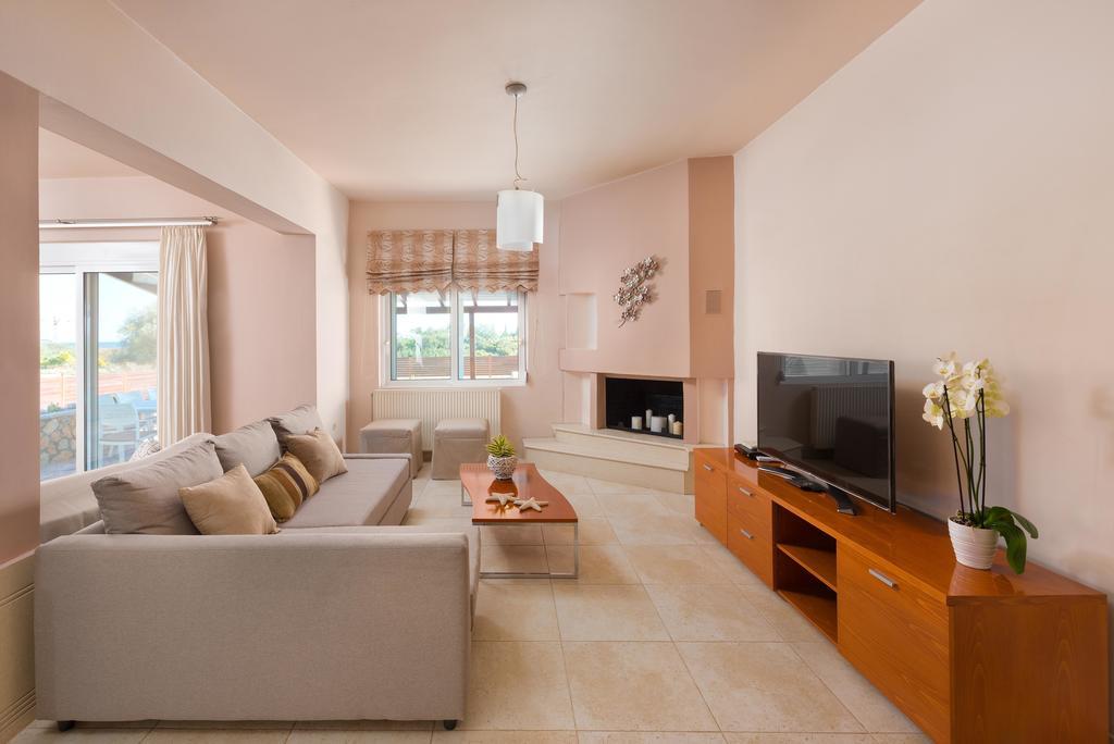 Marysol Luxury Villa เกนนาดี ภายนอก รูปภาพ