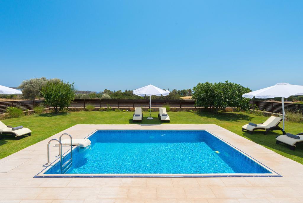 Marysol Luxury Villa เกนนาดี ภายนอก รูปภาพ