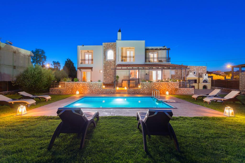 Marysol Luxury Villa เกนนาดี ภายนอก รูปภาพ