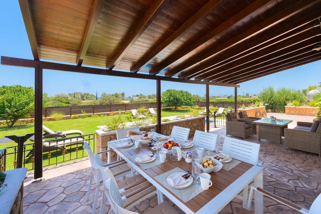 Marysol Luxury Villa เกนนาดี ภายนอก รูปภาพ